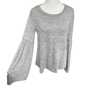 GAP top with flowy arm detail S